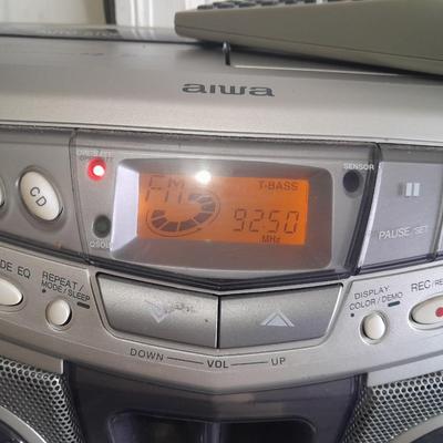 Working Aiwa stereo boom box with remote control AM/FM/ CD player