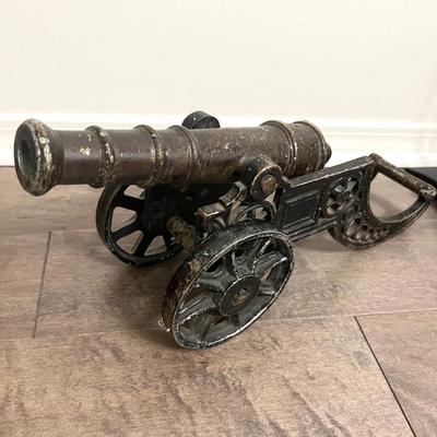 Large Cast Iron? Model Canon