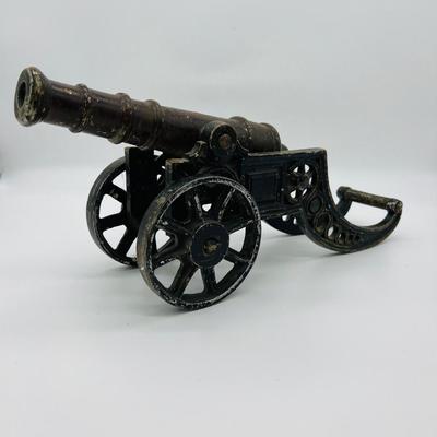 Large Cast Iron? Model Canon