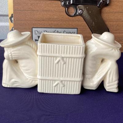 CLASSIC TV SHOW MOVIES, VINTAGE PLANTER, GERMAN GUN WALL HANGING