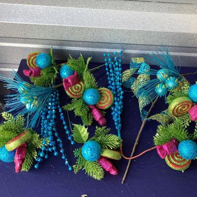 FIBER OPTIC CHRISTMAS COTTAGE AND SPARKLING FOLIAGE