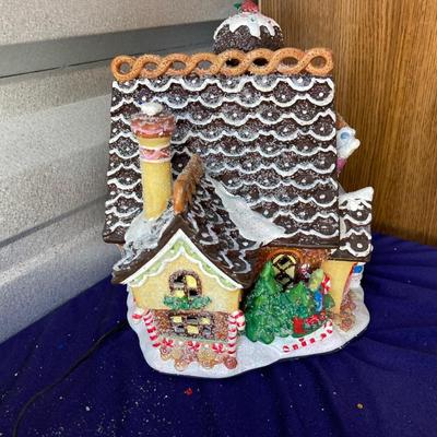 FIBER OPTIC CHRISTMAS COTTAGE AND SPARKLING FOLIAGE