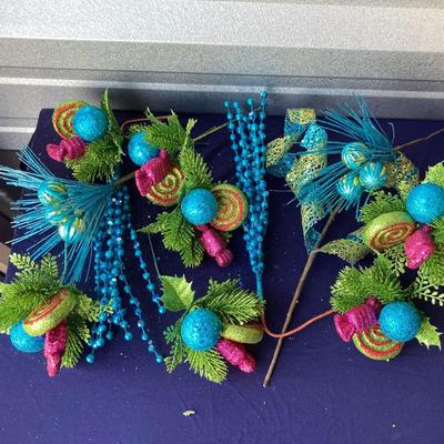 FIBER OPTIC CHRISTMAS COTTAGE AND SPARKLING FOLIAGE