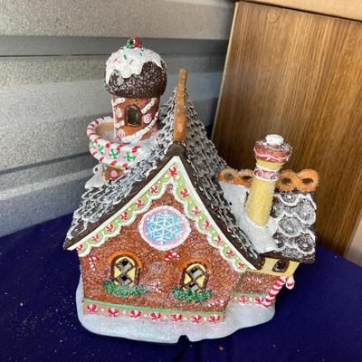 FIBER OPTIC CHRISTMAS COTTAGE AND SPARKLING FOLIAGE