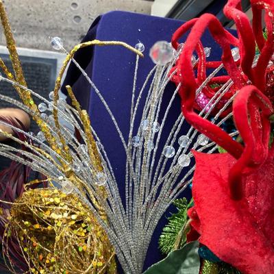 FIBER OPTIC CHRISTMAS COTTAGE AND SPARKLING FOLIAGE