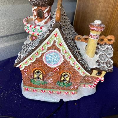 FIBER OPTIC CHRISTMAS COTTAGE AND SPARKLING FOLIAGE