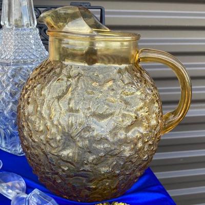 BAR LOT OR WINE LOT, DECANTERS AND OTHER GOODIES