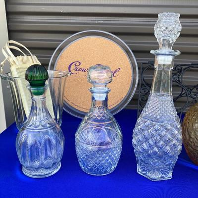 BAR LOT OR WINE LOT, DECANTERS AND OTHER GOODIES