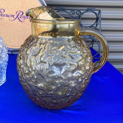 BAR LOT OR WINE LOT, DECANTERS AND OTHER GOODIES