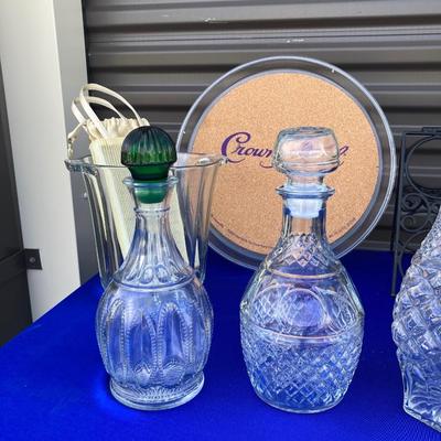 BAR LOT OR WINE LOT, DECANTERS AND OTHER GOODIES