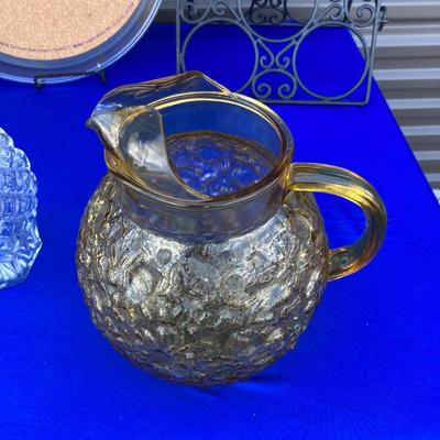 BAR LOT OR WINE LOT, DECANTERS AND OTHER GOODIES