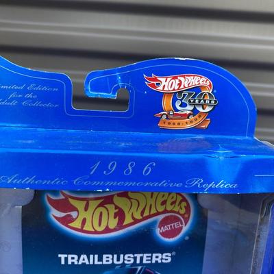 30th ANNIVERSARY HOT-WHEELS CAR