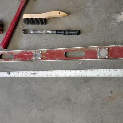 Hammer, Level, tape measure, and other tools