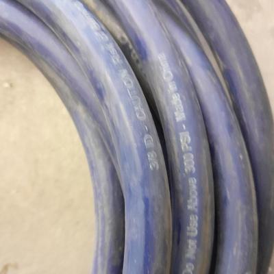 Air compressor hoses, attachments, and other pneumatic items