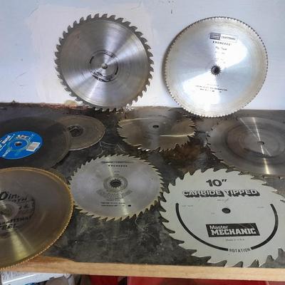 Variety of different sized saw blades