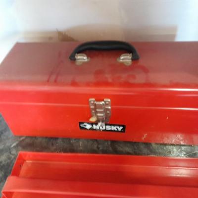Metal Husky 2 toolbox with tray insert