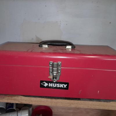 Metal Husky 2 toolbox with tray insert