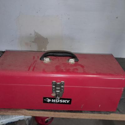 Metal Husky 2 toolbox with tray insert