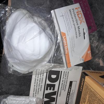 Dewalt electric Random Orbit Palm sander with original box