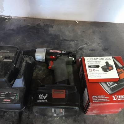 Craftsman 19,2 volt battery pack with Craftsman 3/8 in Drill 19.2 volts