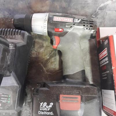 Craftsman 19,2 volt battery pack with Craftsman 3/8 in Drill 19.2 volts