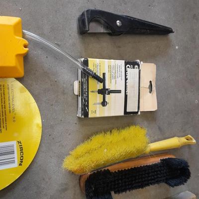 Zircon level, with an assortment of hand tools level, 15" prybar, brushes and more