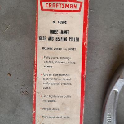 Craftsman gear and bearing pullers