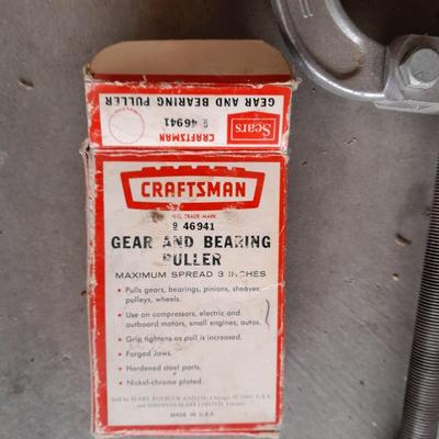 Craftsman gear and bearing pullers