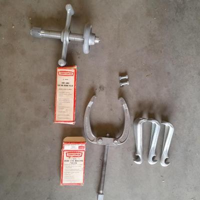 Craftsman gear and bearing pullers