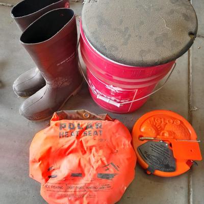 FISHING- Rubber boots size 9,5/ 10 bucket with seat and polar seat cushion