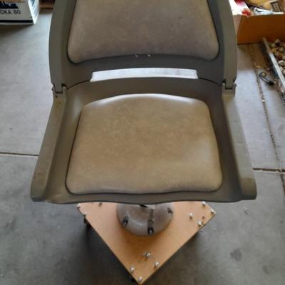 Boat seat stool, with battery-operated bottom-line side/ fish finder