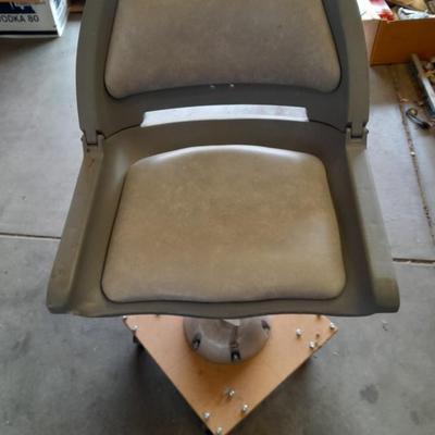 Boat seat stool, with battery-operated bottom-line side/ fish finder