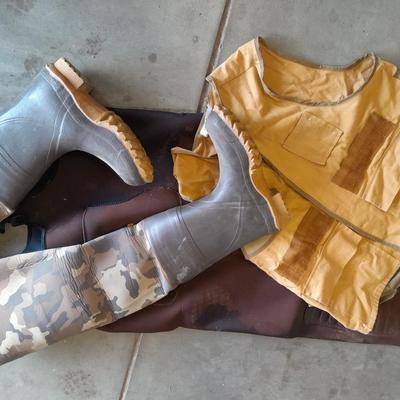 FISHING - Fishing vest, waders and boots