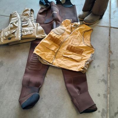 FISHING - Fishing vest, waders and boots