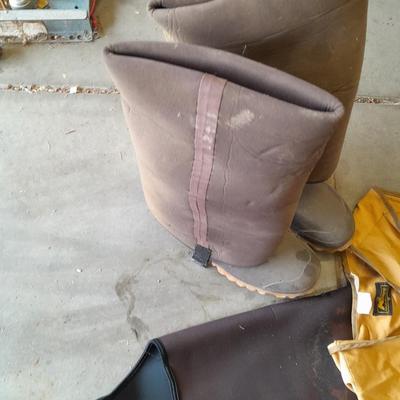 FISHING - Fishing vest, waders and boots