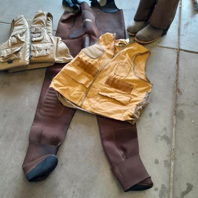 FISHING - Fishing vest, waders and boots