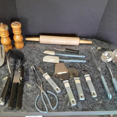 Kitchen utensils, perfect for home, or the camper!