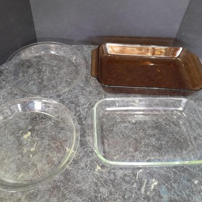 Pyrex and anchor hocking Glass baking pans