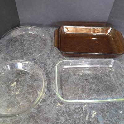 Pyrex and anchor hocking Glass baking pans