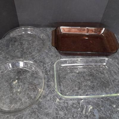 Pyrex and anchor hocking Glass baking pans