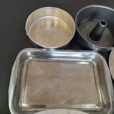 Let's bake some good foods! Metal baking pans