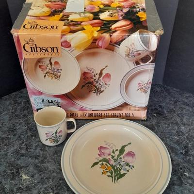 New Gibson casual holland 16-piece stoneware set, service for 4