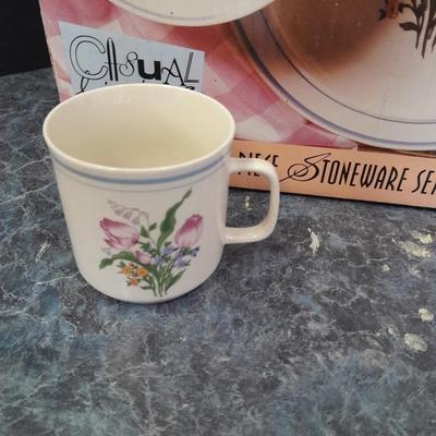 New Gibson casual holland 16-piece stoneware set, service for 4