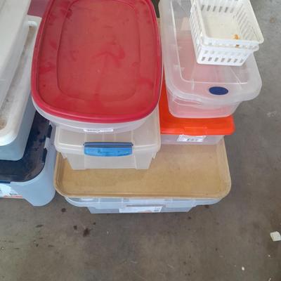 Plastic Storage totes all but 1 with lids
