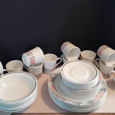 Corelle Dinnerware set