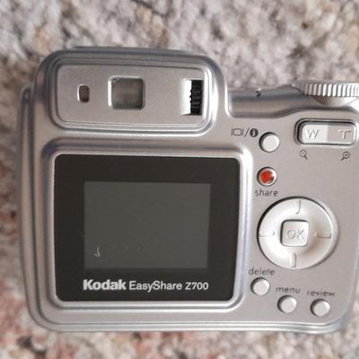 Kodak digital camera Easy Share Z700 with case