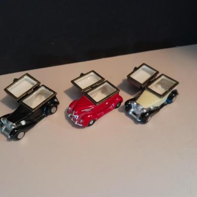 Three vintage car ceramic ring / small trinket boxes