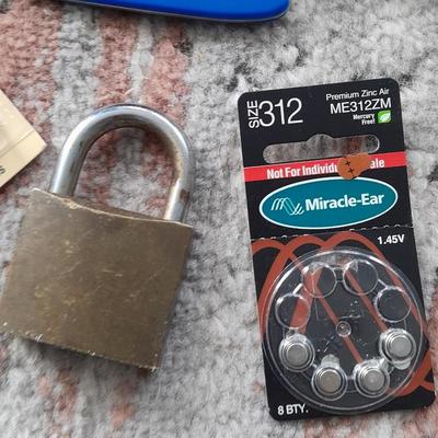 Fun assortment of stuff **  Junk drawer lot (1)