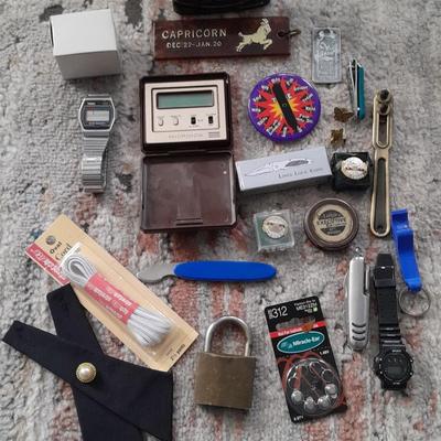 Fun assortment of stuff **  Junk drawer lot (1)