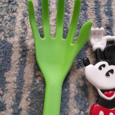 Back scratcher's DISNEY pin and vintage mini mouse with wooden massager